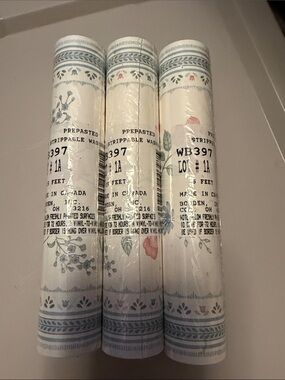 80’s/90s. VINTAGE  Floral Prepasted Strippable Wallpaper border! 3 NEW Rolls!